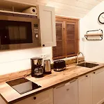Zirkuswagen Mit Outdoor Whirlpool Und Garten 度假居 *