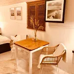 Prázdninový dům Zirkuswagen Mit Outdoor Whirlpool Und Garten