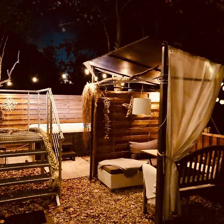 Zirkuswagen Mit Outdoor Whirlpool Und Garten Ferienhaus *