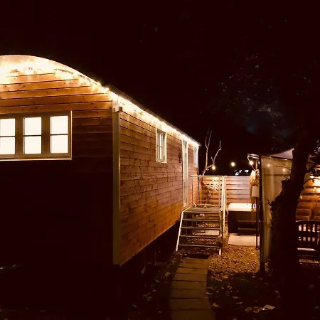 Zirkuswagen Mit Outdoor Whirlpool Und Garten Petershagen-Eggersdorf