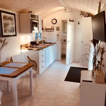 Holiday home Zirkuswagen Mit Outdoor Whirlpool Und Garten *