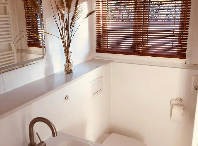 Prázdninový dům Zirkuswagen Mit Outdoor Whirlpool Und Garten *