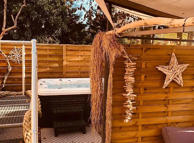 Prázdninový dům Zirkuswagen Mit Outdoor Whirlpool Und Garten Petershagen-Eggersdorf